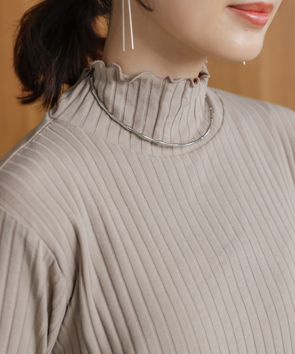 長袖タートルカットソー