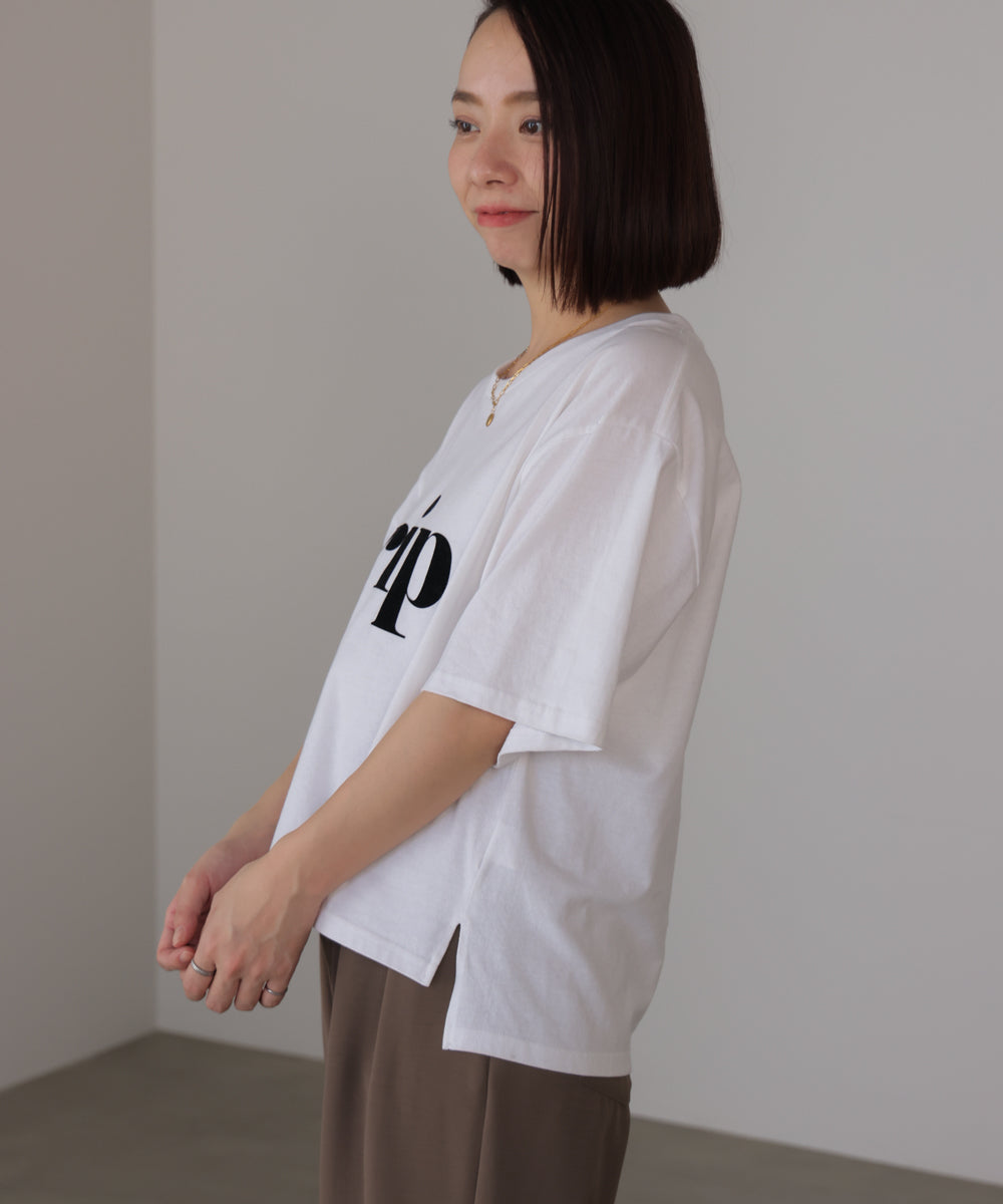 TGIFクルーTシャツ