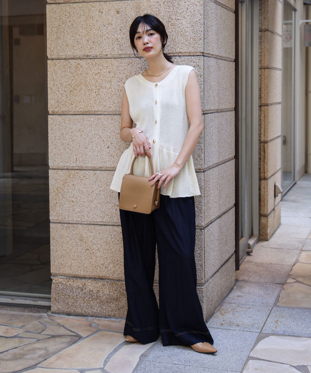 【WEB限定】ペプラムゴールドボタンベスト