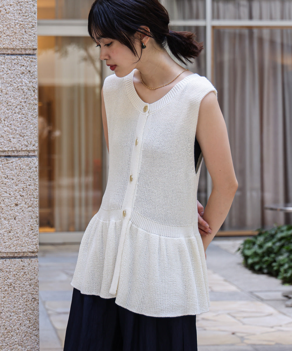 【WEB限定】ペプラムゴールドボタンベスト