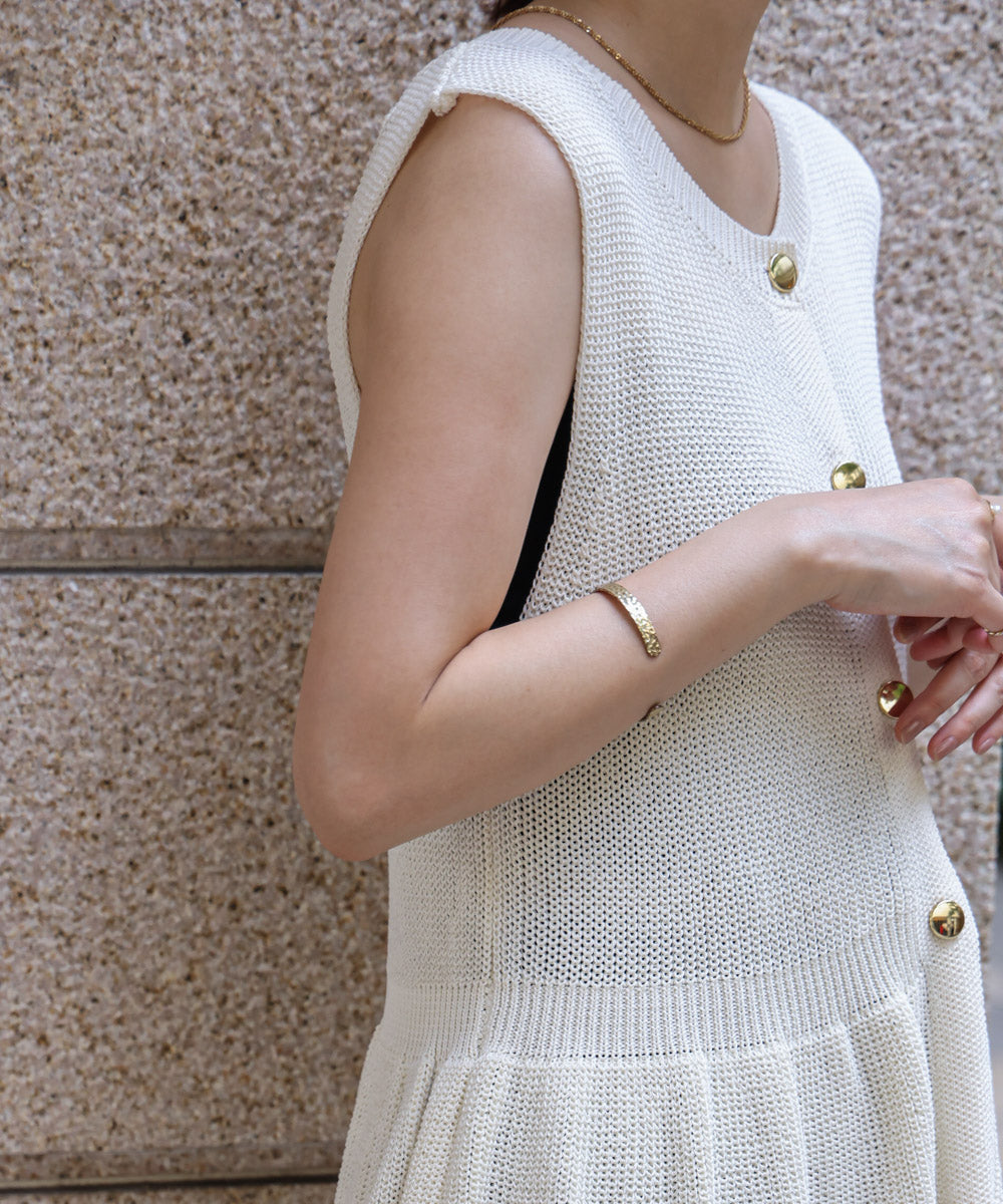 【WEB限定】ペプラムゴールドボタンベスト