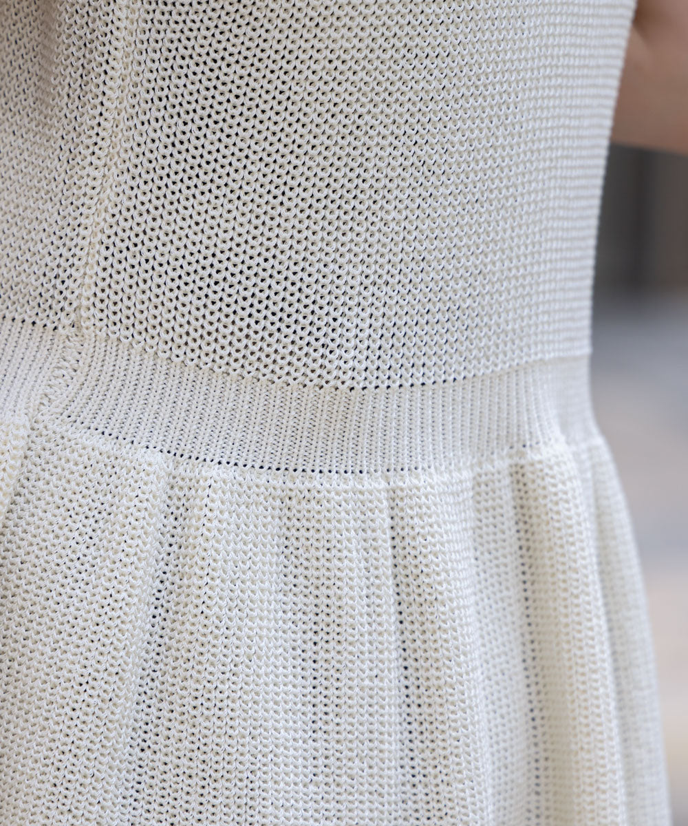 【WEB限定】ペプラムゴールドボタンベスト