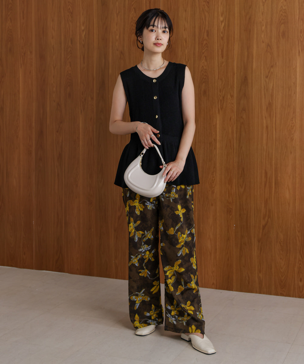 【WEB限定】ペプラムゴールドボタンベスト