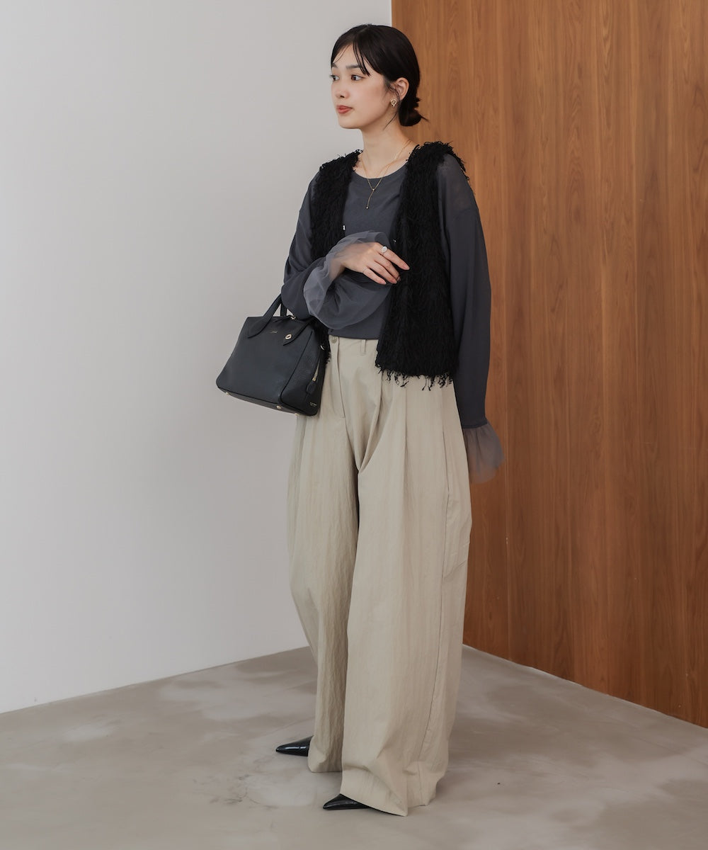 フェザーショートベスト