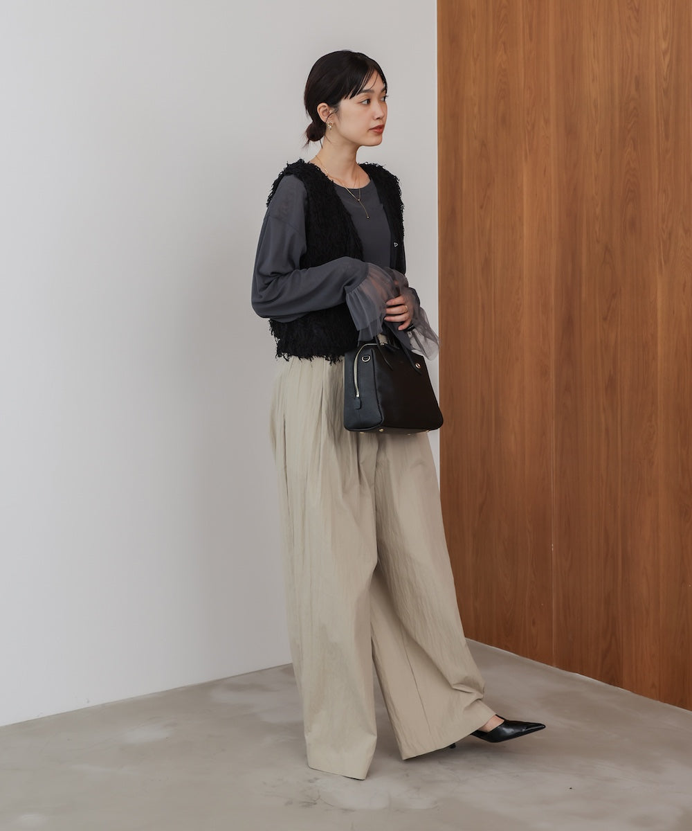 フェザーショートベスト