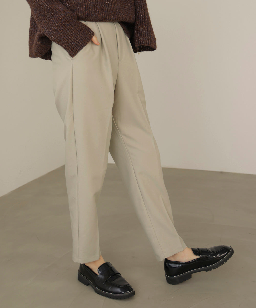 【WEB限定】スラっとテーパードパンツ