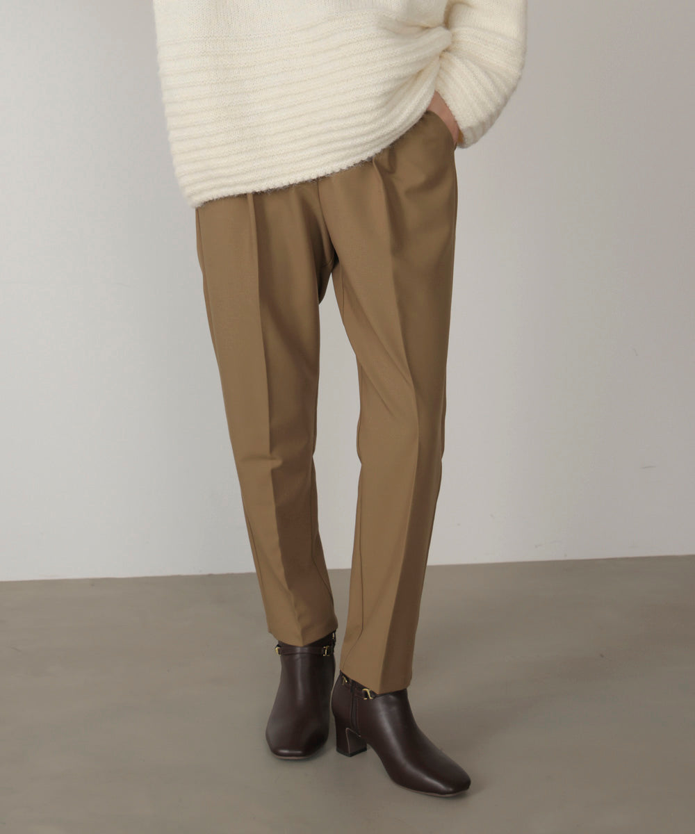 【WEB限定】スラっとテーパードパンツ