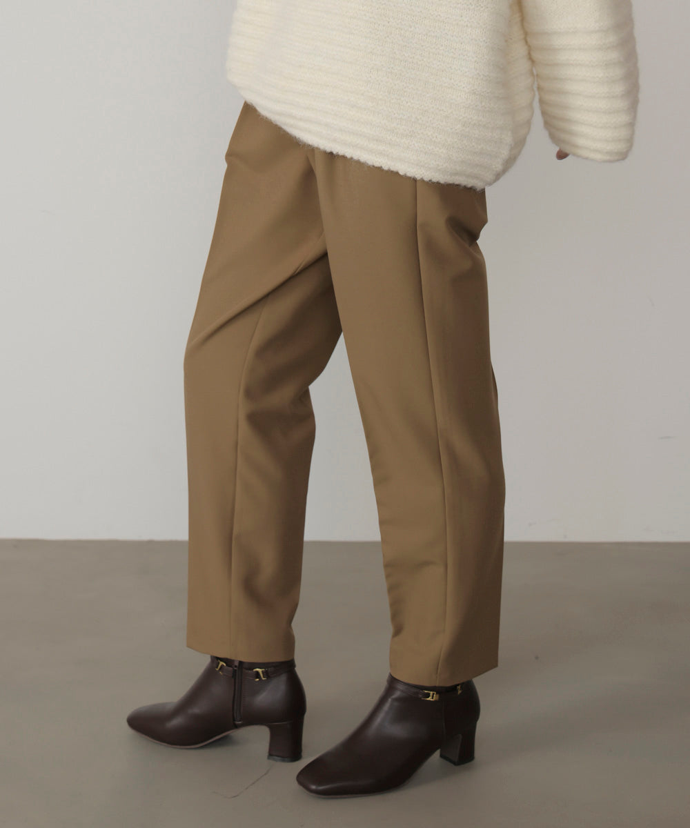 【WEB限定】スラっとテーパードパンツ