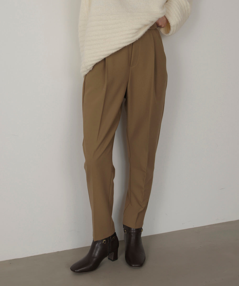 【WEB限定】スラっとテーパードパンツ