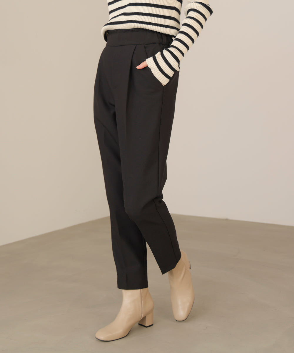【WEB限定】スラっとテーパードパンツ