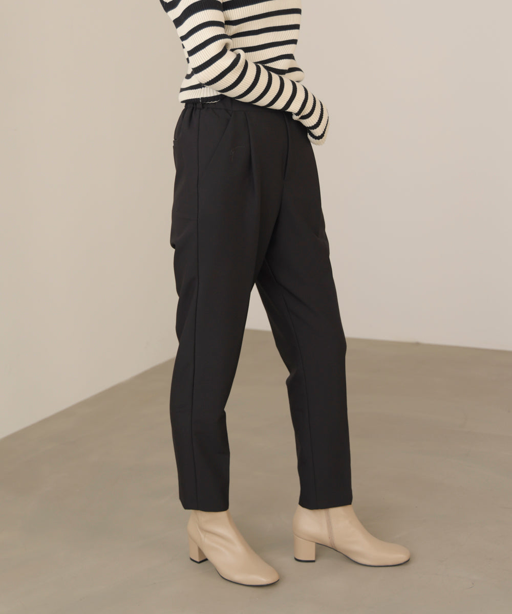 【WEB限定】スラっとテーパードパンツ