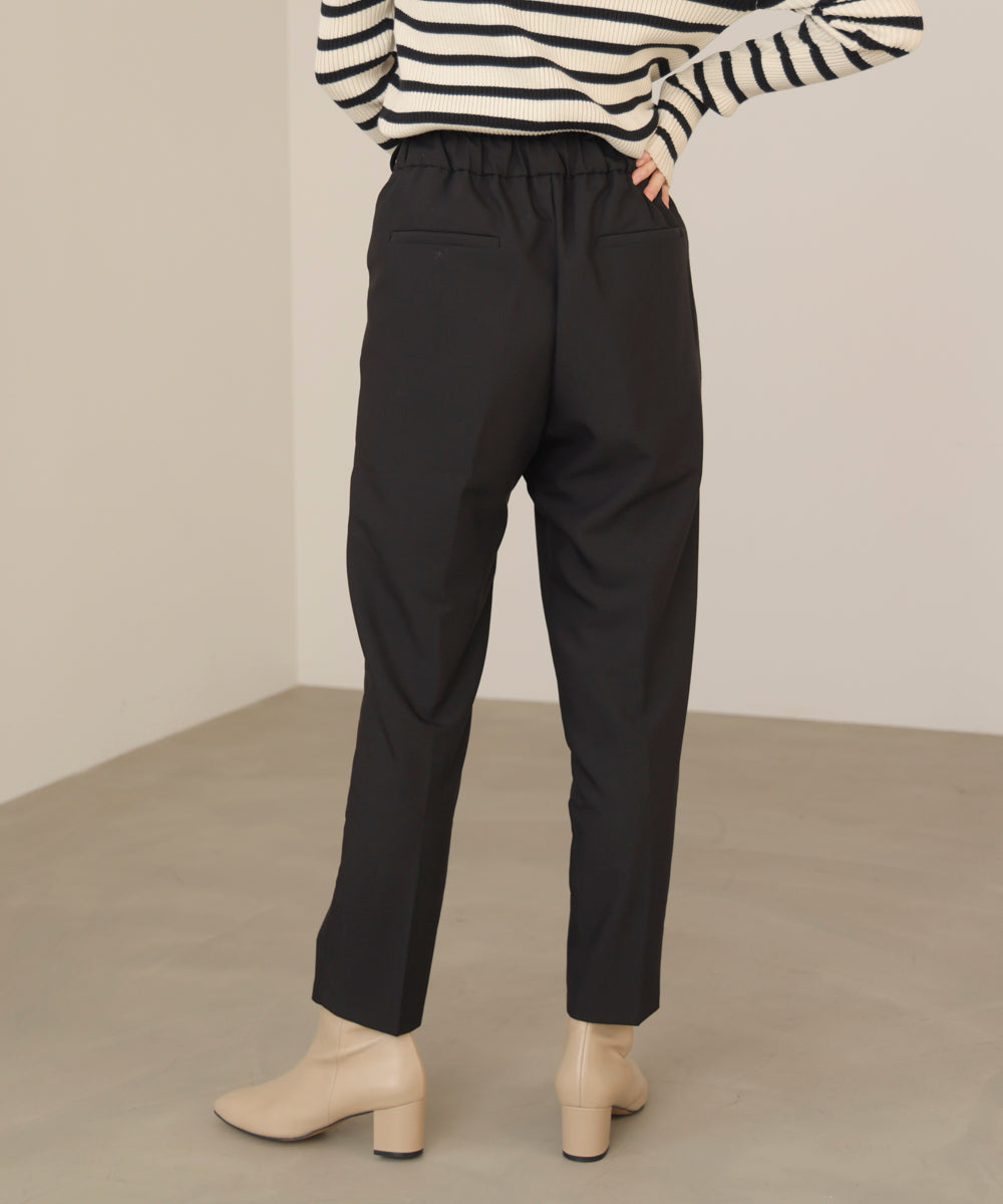 【WEB限定】スラっとテーパードパンツ