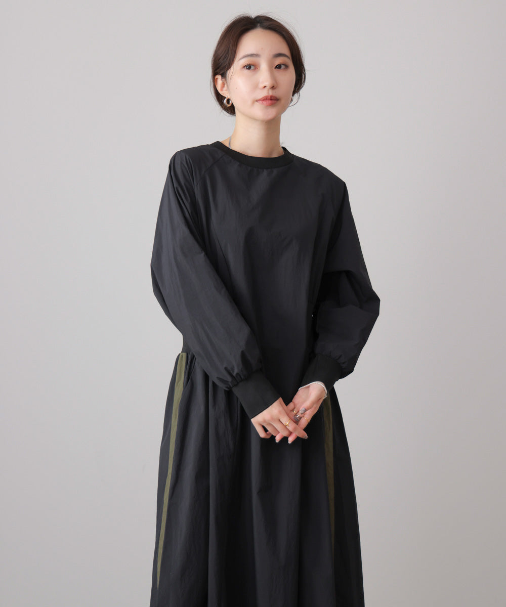 サイドラインナイロンワンピース