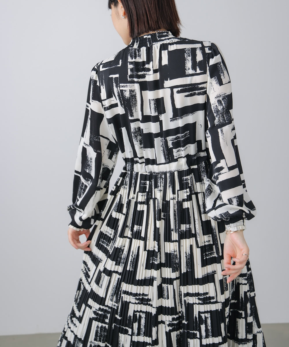 ブロック柄プリーツワンピース