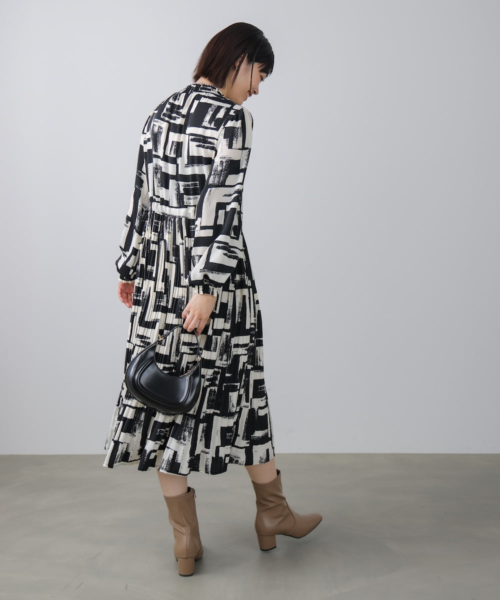 ブロック柄プリーツワンピース