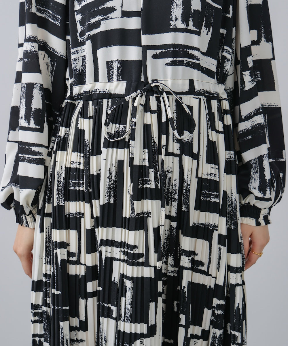 ブロック柄プリーツワンピース