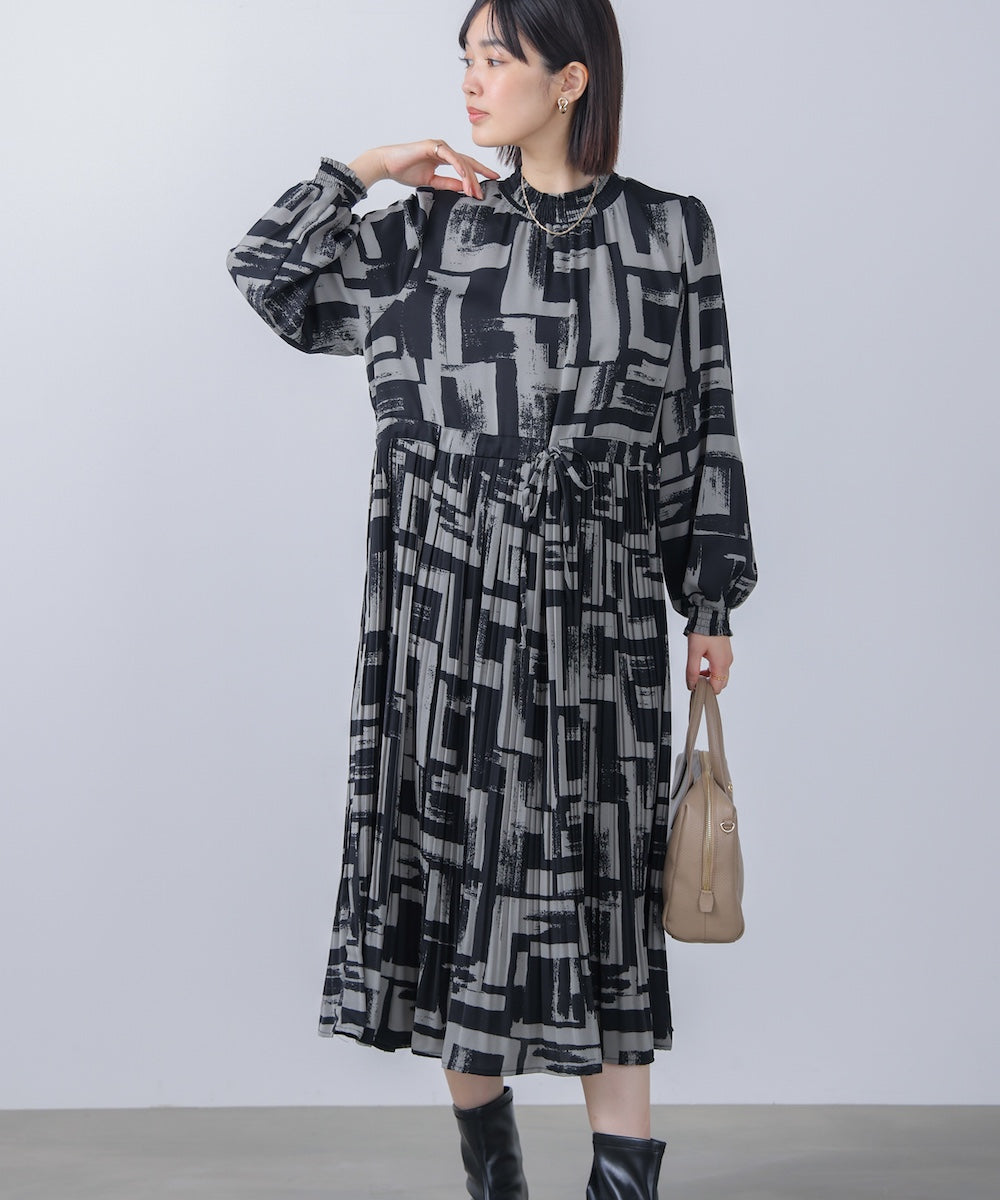 ブロック柄プリーツワンピース