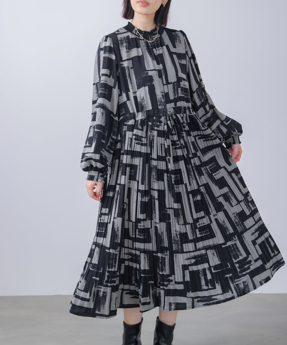 ブロック柄プリーツワンピース