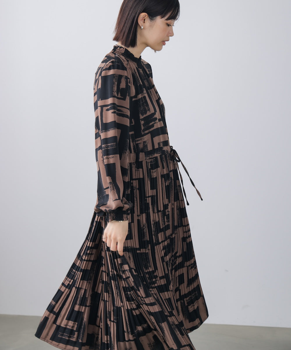 ブロック柄プリーツワンピース