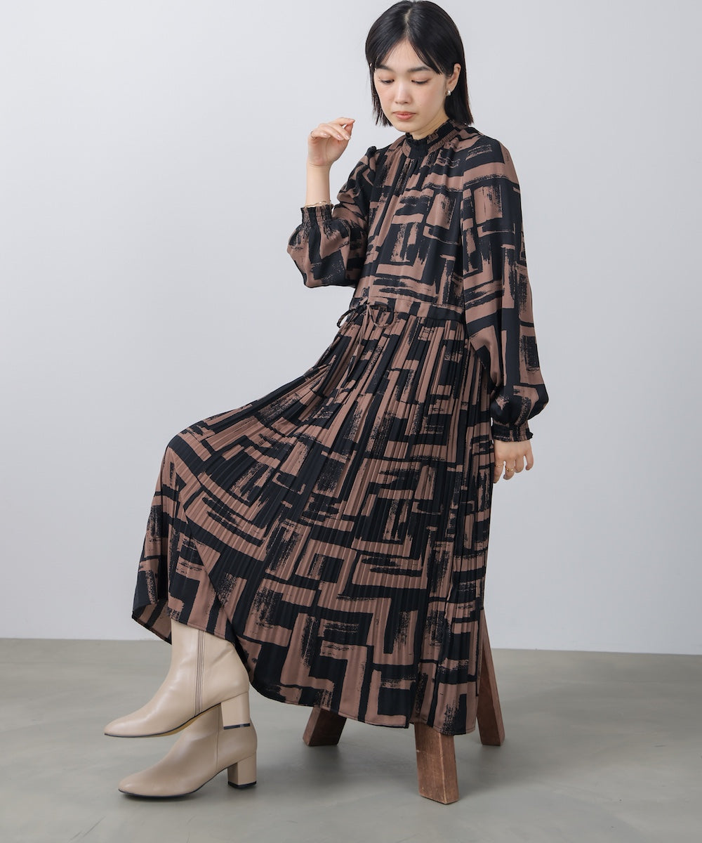 ブロック柄プリーツワンピース