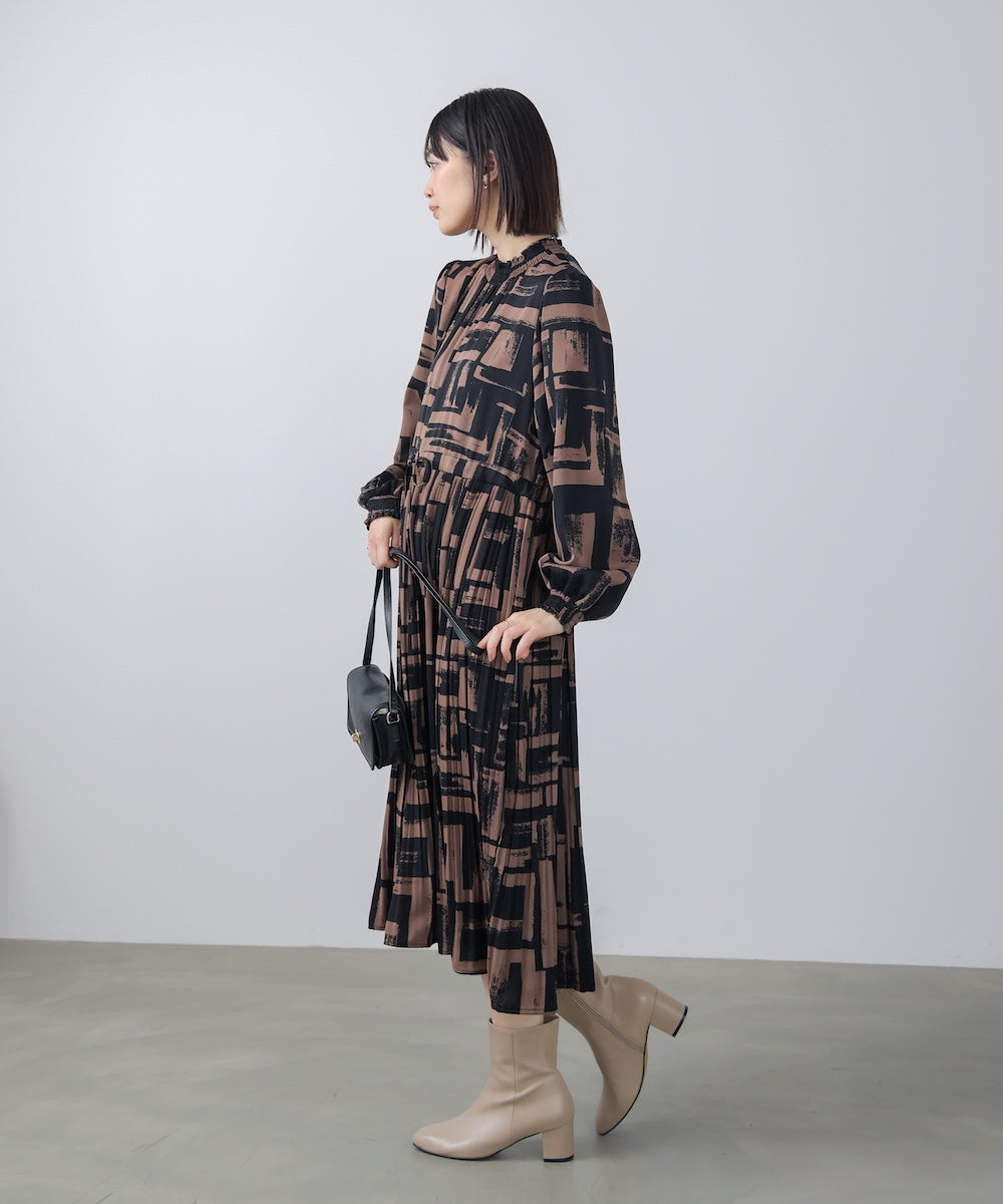 ブロック柄プリーツワンピース