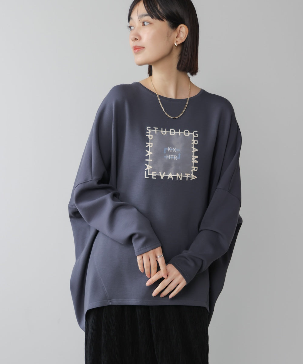 刺繍プリントプルオーバー