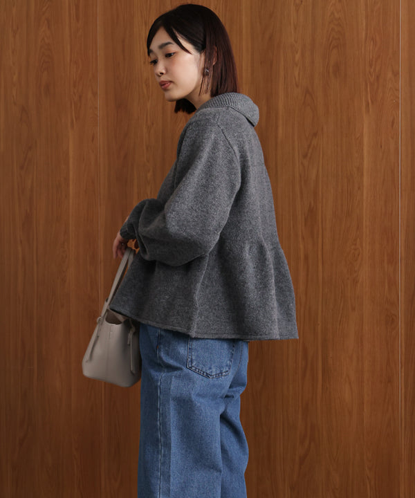 【WEB限定】襟付きペプラムニット