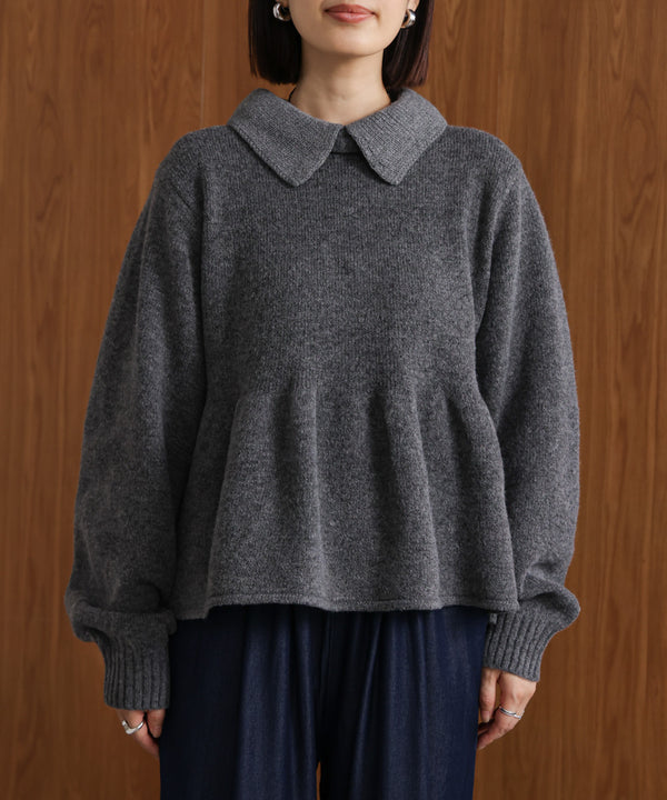 【WEB限定】襟付きペプラムニット