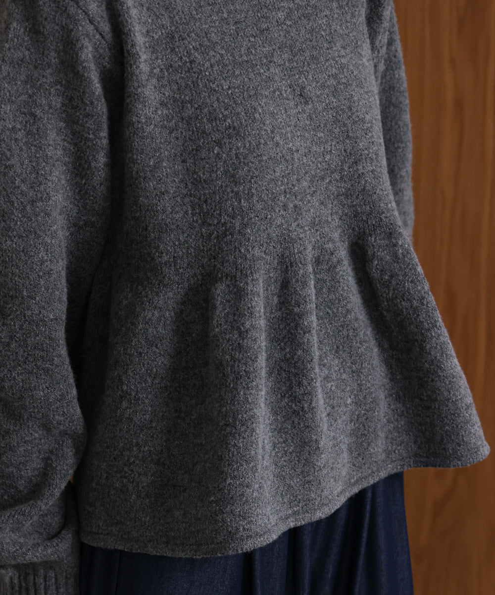 【WEB限定】襟付きペプラムニット