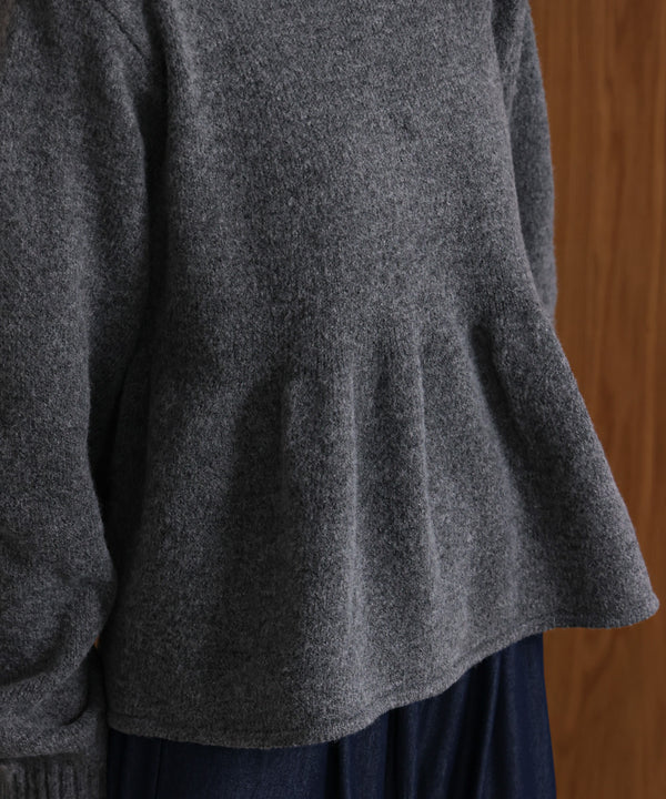 【WEB限定】襟付きペプラムニット