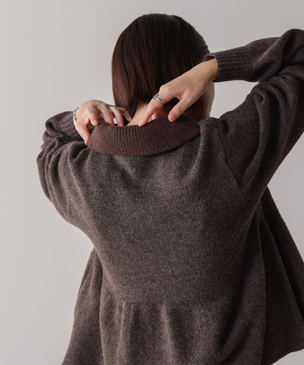 【WEB限定】襟付きペプラムニット