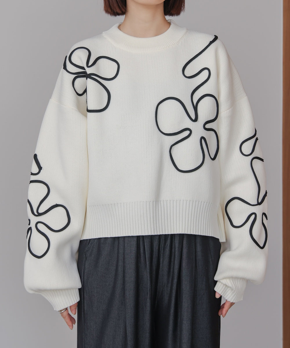 コード刺しゅうニット