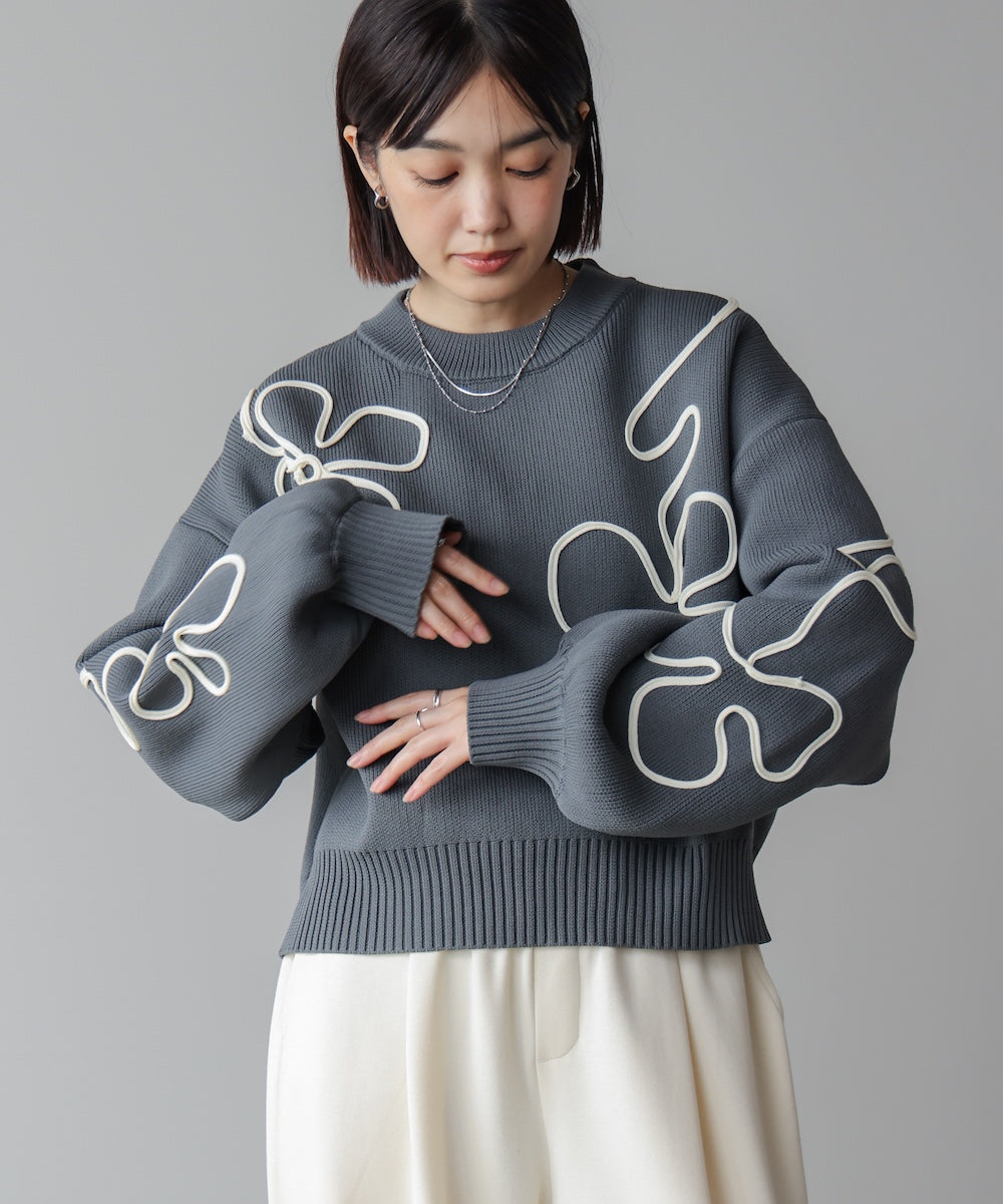 コード刺しゅうニット