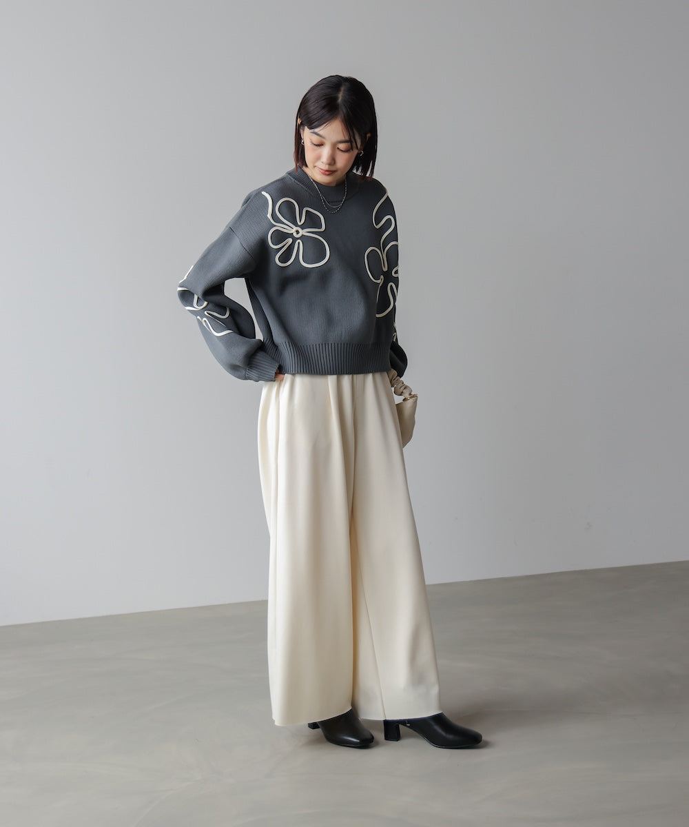 コード刺しゅうニット