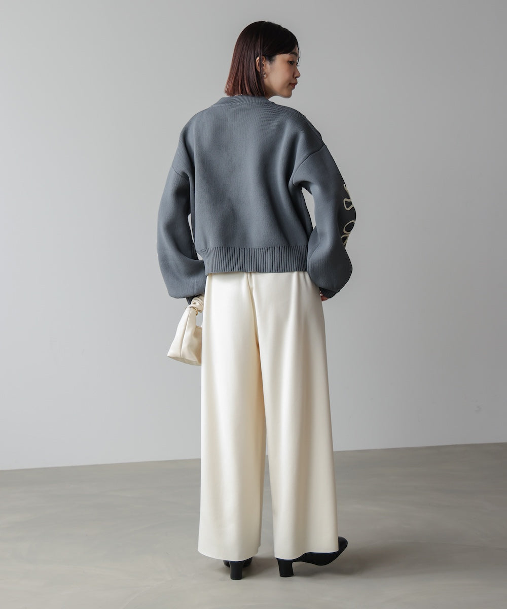 コード刺しゅうニット