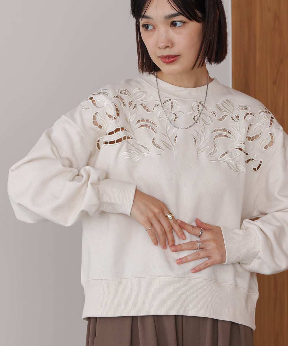 フラワーカットワークプルオーバー