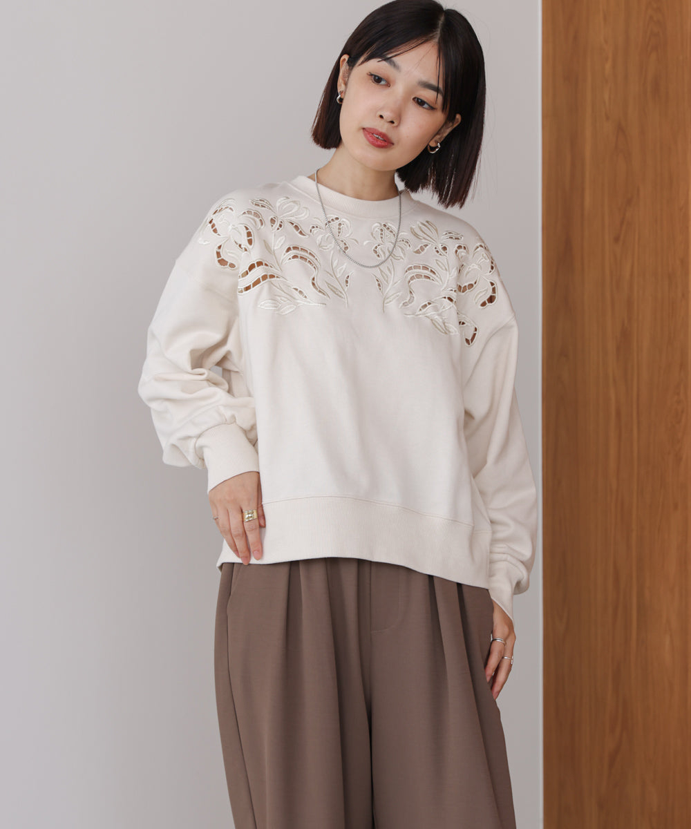 フラワーカットワークプルオーバー