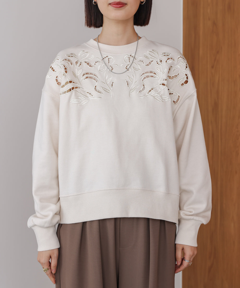 フラワーカットワークプルオーバー