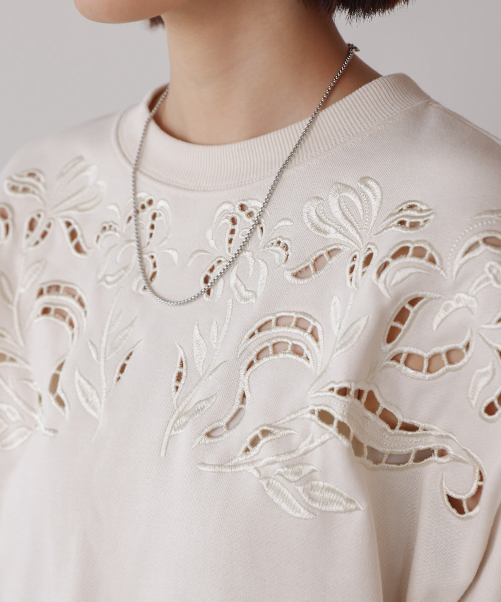 フラワーカットワークプルオーバー