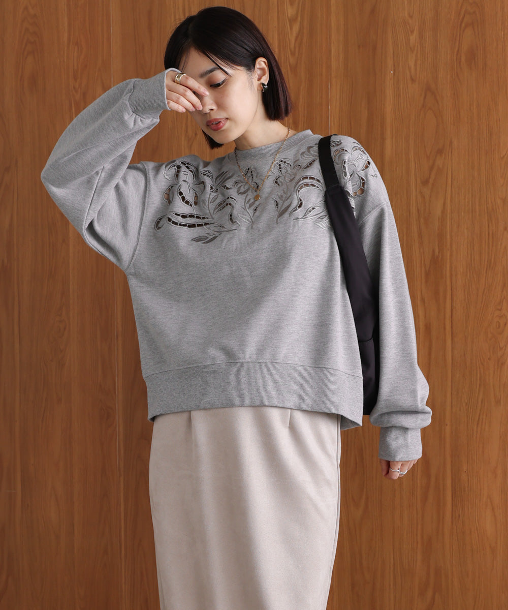 フラワーカットワークプルオーバー