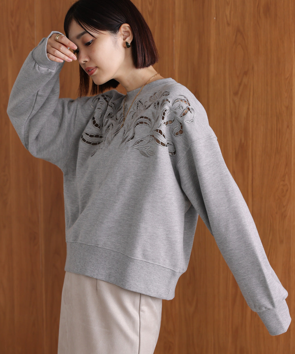 フラワーカットワークプルオーバー