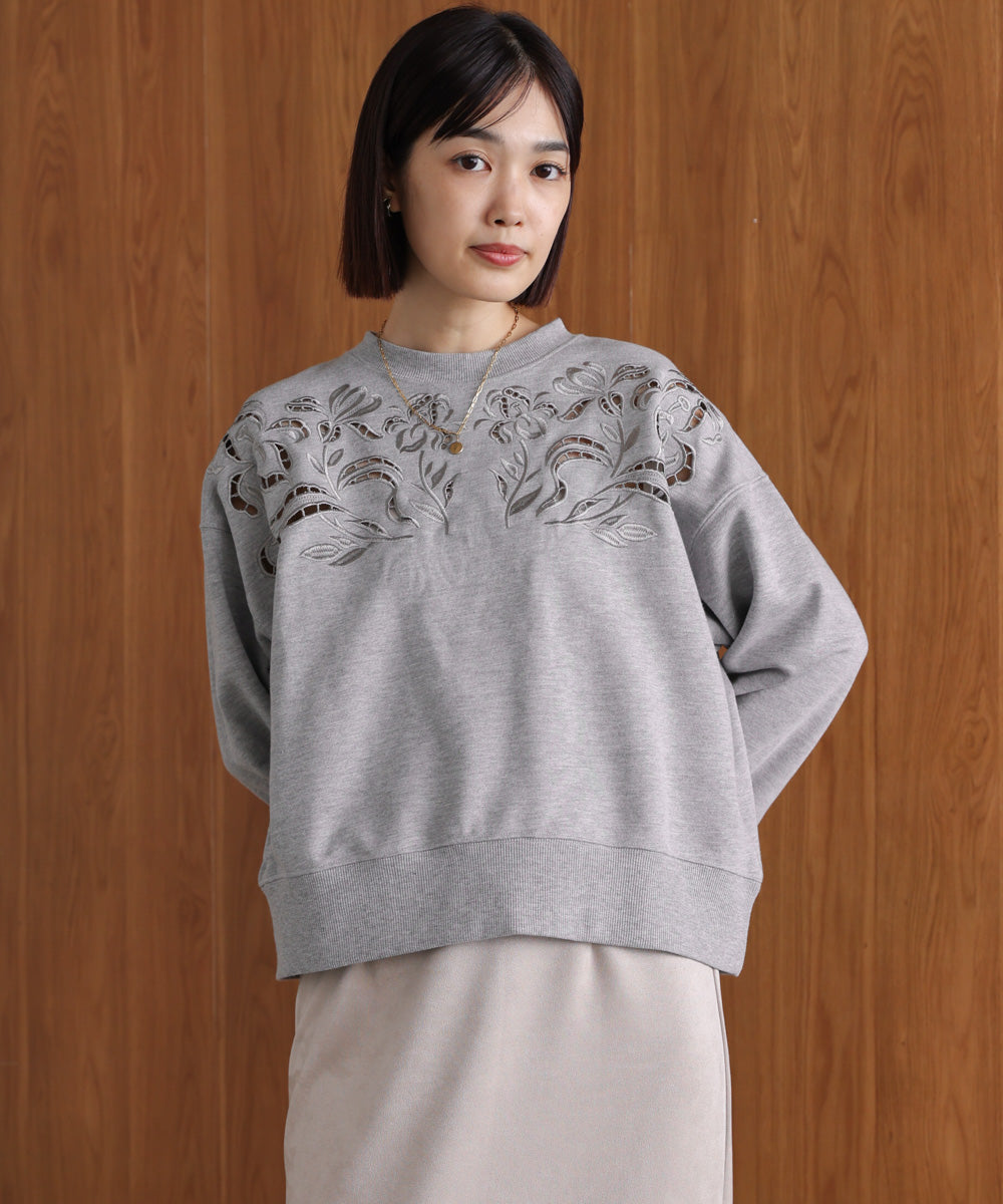 フラワーカットワークプルオーバー