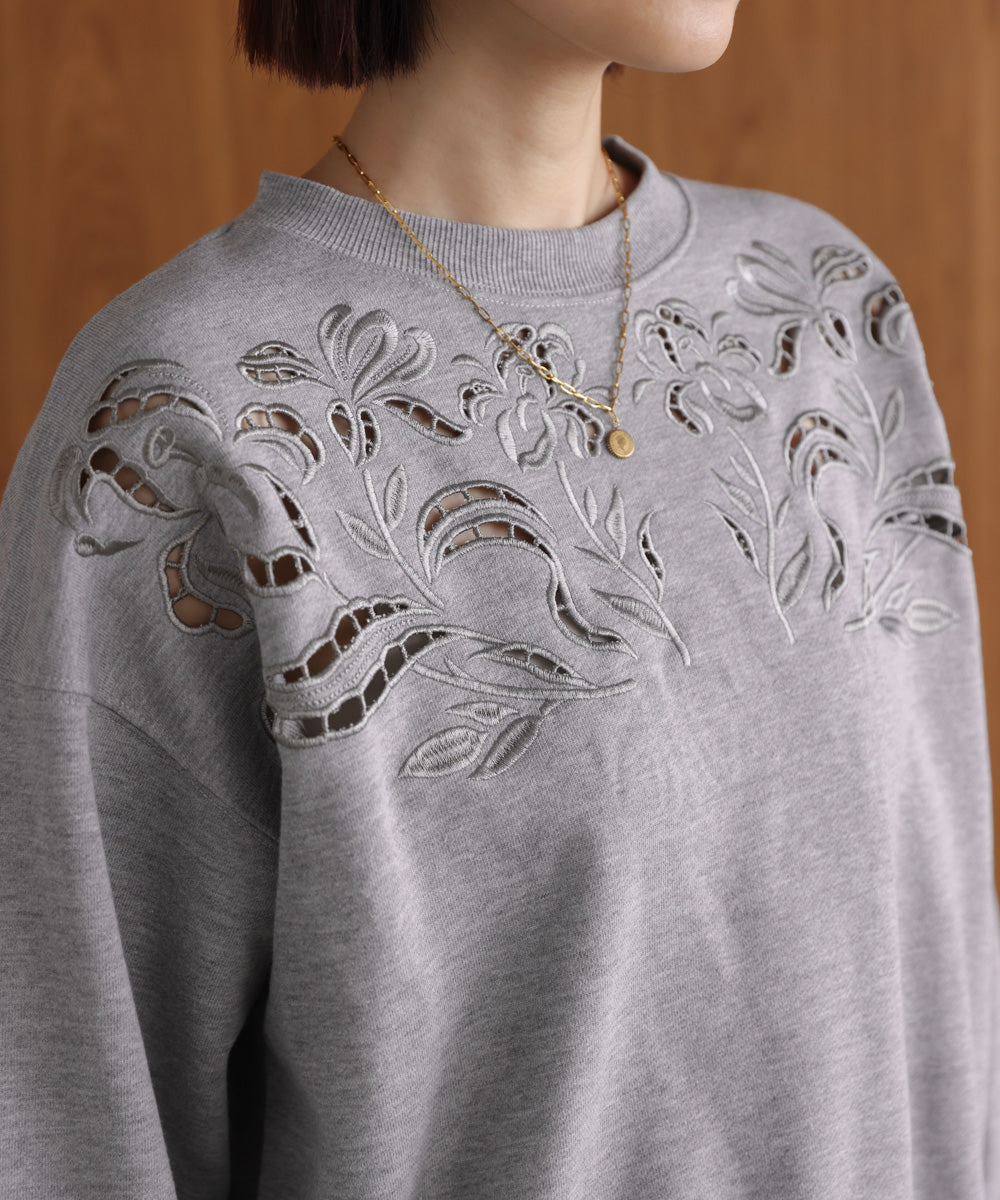 フラワーカットワークプルオーバー