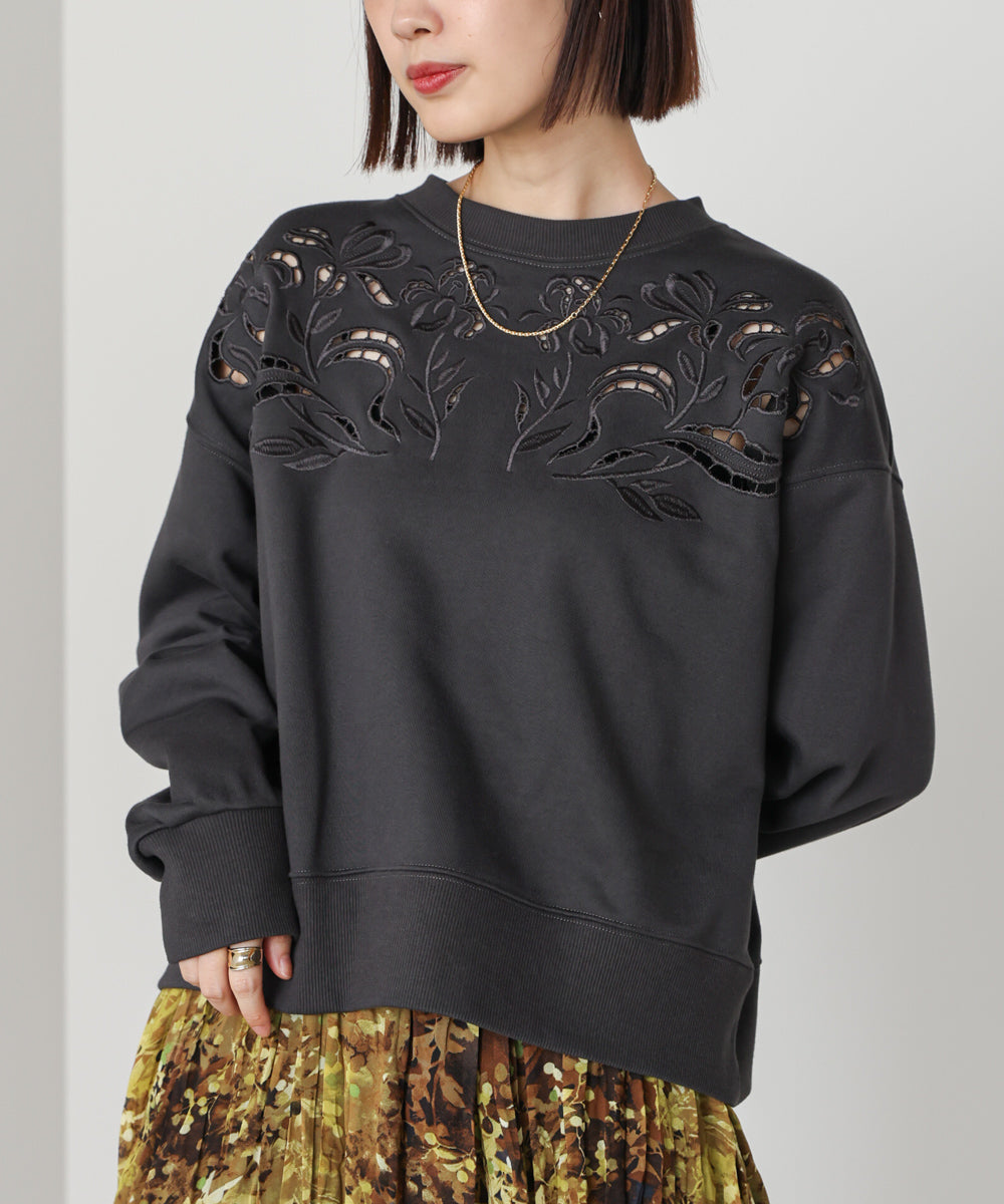 フラワーカットワークプルオーバー