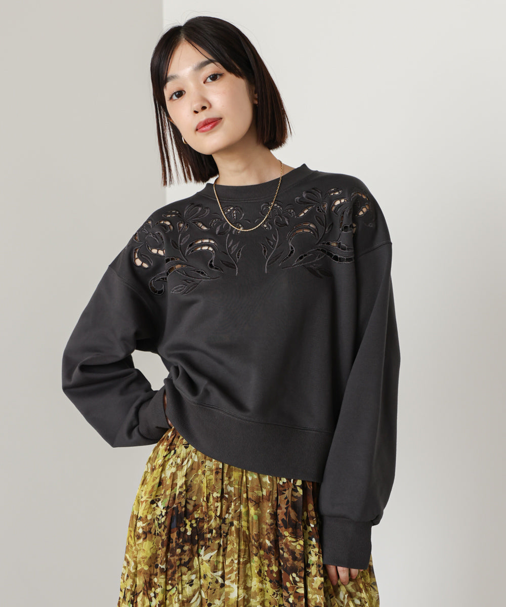 フラワーカットワークプルオーバー