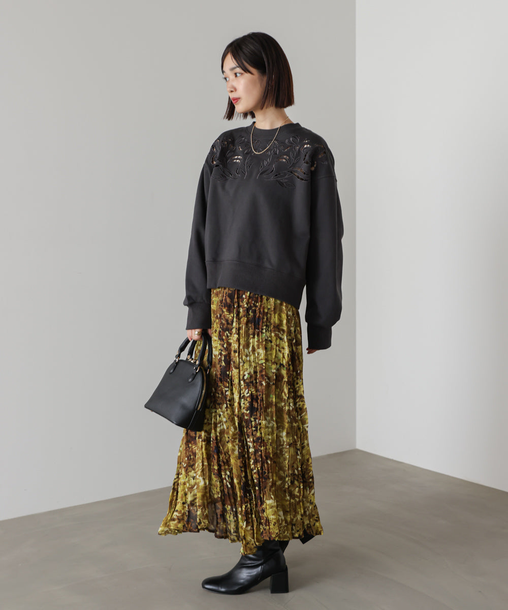 フラワーカットワークプルオーバー