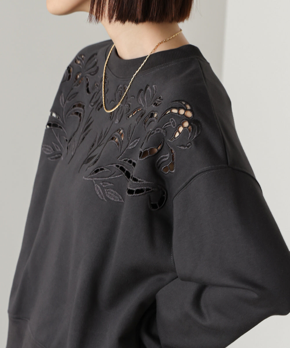 フラワーカットワークプルオーバー