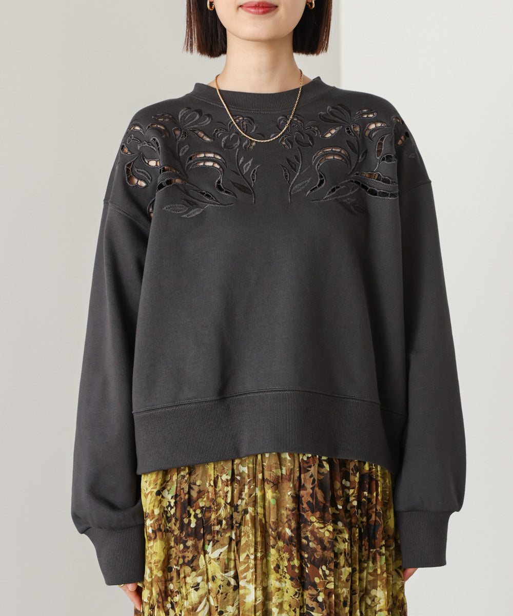 フラワーカットワークプルオーバー