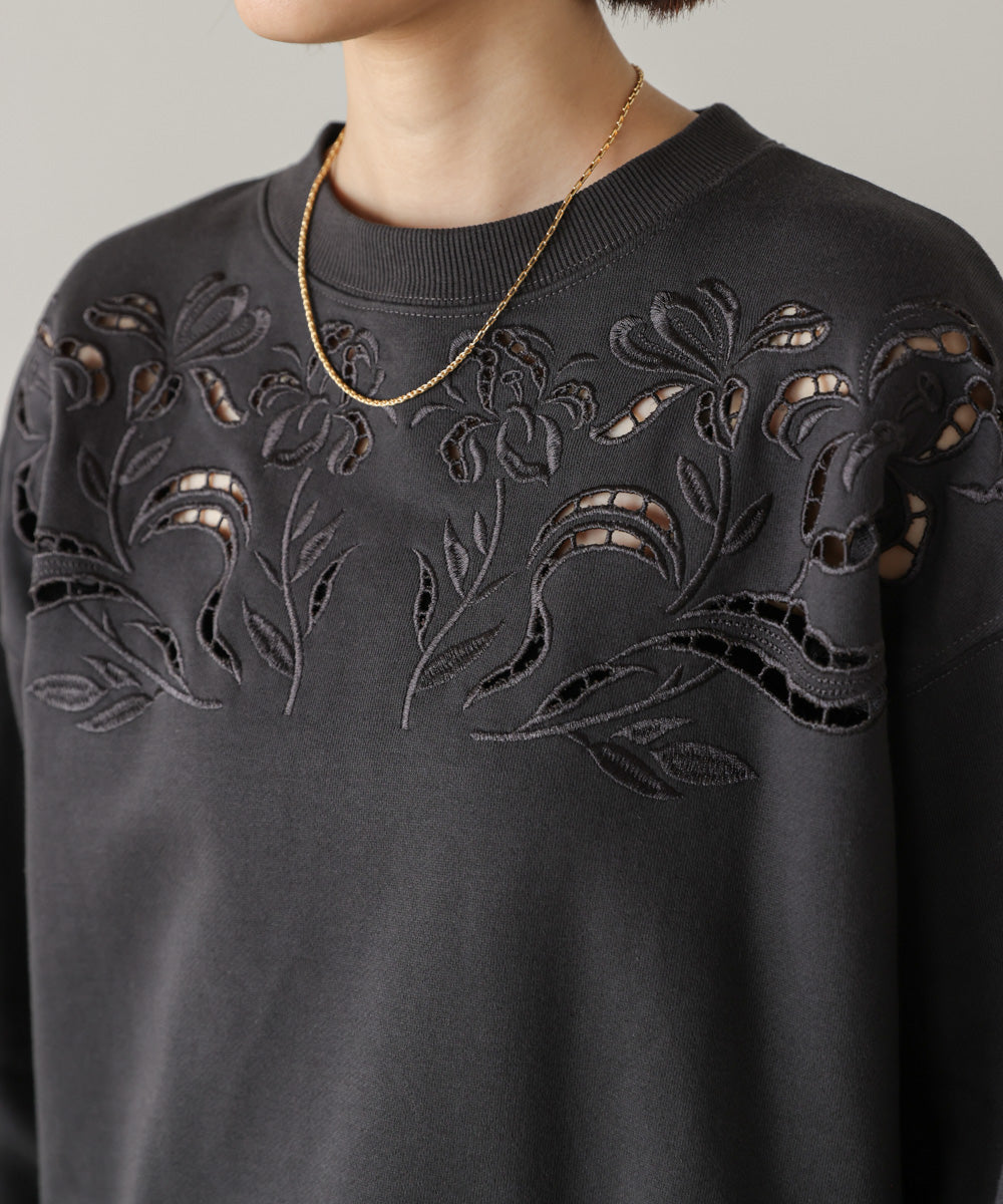 フラワーカットワークプルオーバー