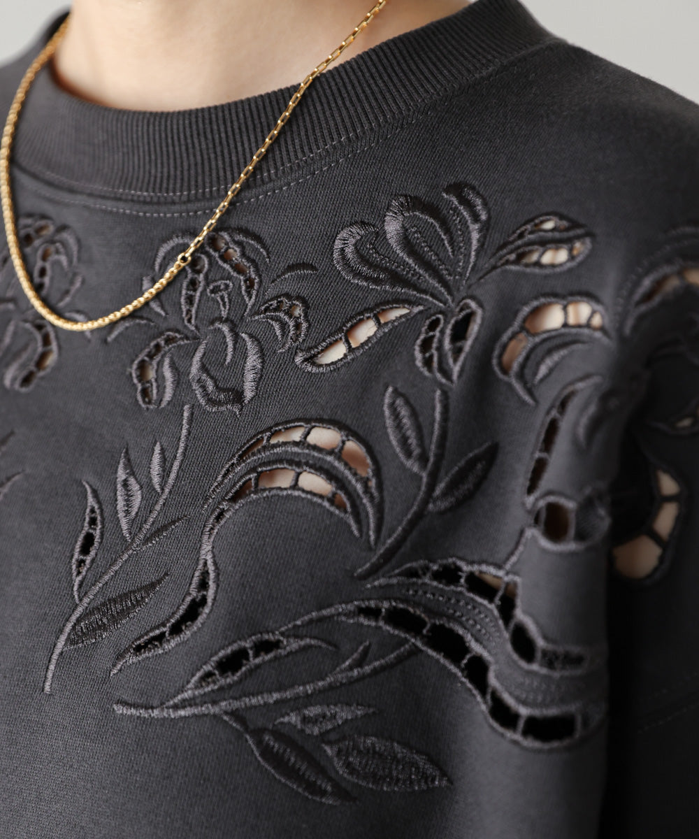 フラワーカットワークプルオーバー